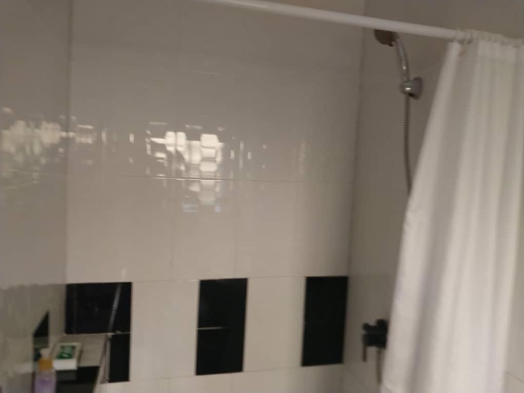 Emmrose Apartments Чингола Екстериор снимка