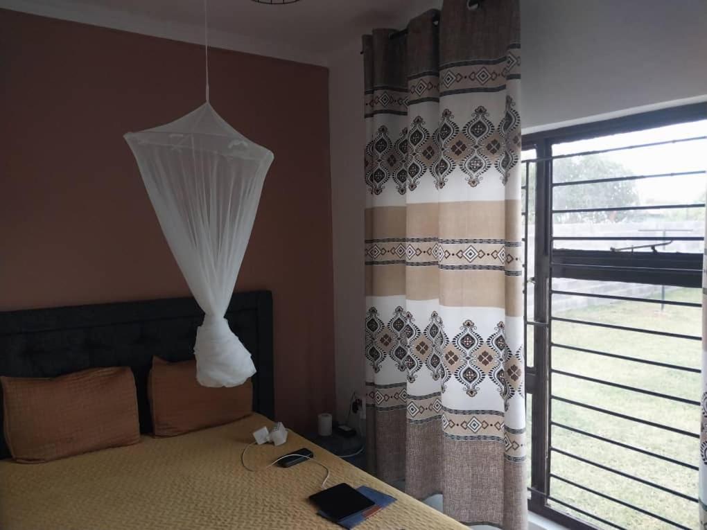 Emmrose Apartments Чингола Екстериор снимка