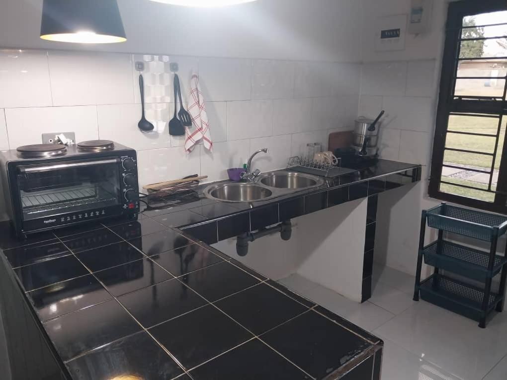 Emmrose Apartments Чингола Екстериор снимка