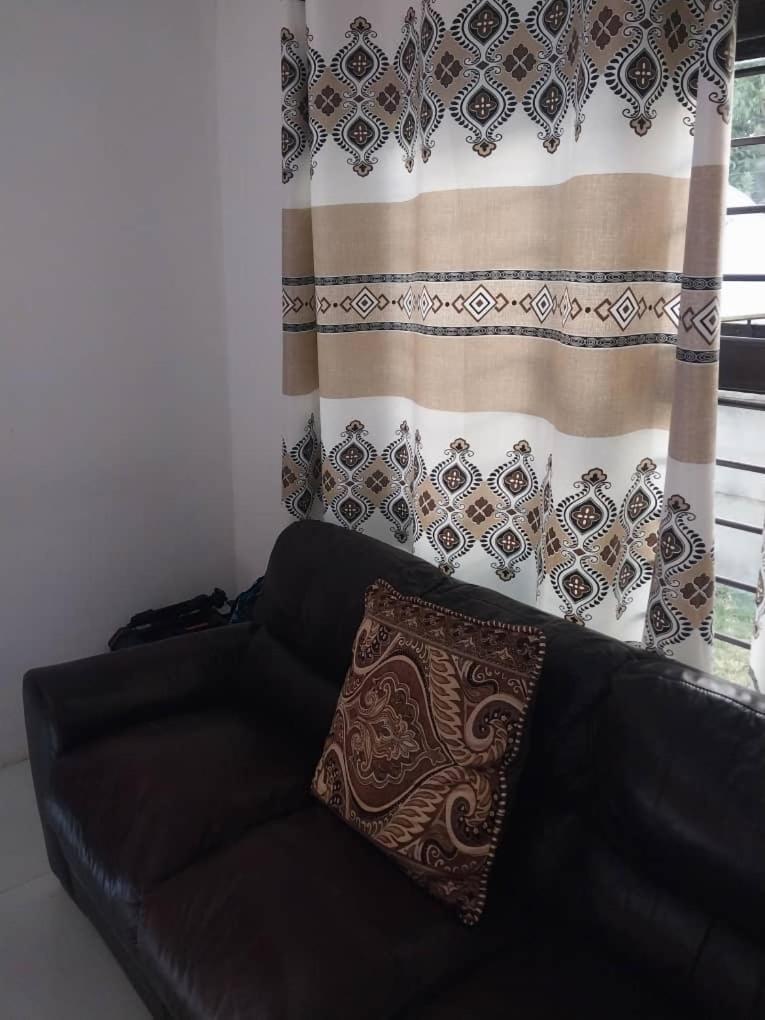 Emmrose Apartments Чингола Екстериор снимка